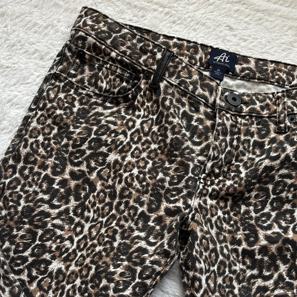 Fun Leopard Print Jeans - Picture 3 of 9